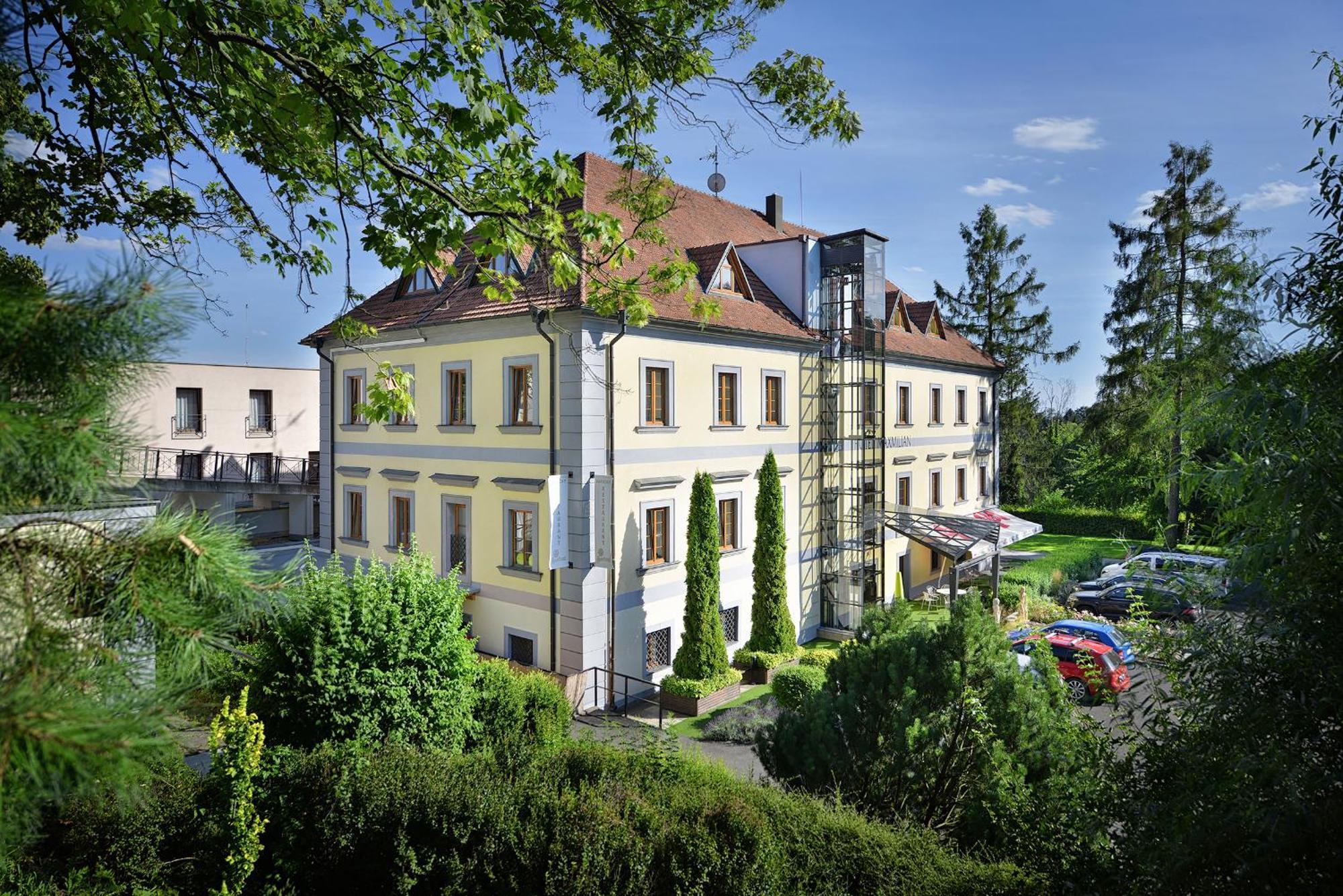 Maxmilian Lifestyle Отель 4*